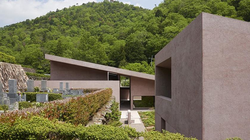 Inagawa Cemetery Chapel and Visitor Center. Foto: Keiko Sasaoka Inagawa Cemetery Chapel and Visitor Center. Foto: Keiko Sasaoka