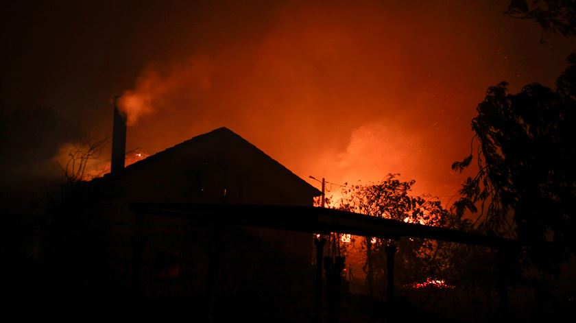 O director nacional da Polícia Judiciária afirmou que o incêndio teve origem numa trovoada seca, afastando qualquer indício de origem criminosa