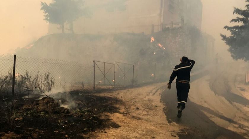 Incêndio em orfanato na Argélia faz pelo menos 11 mortos e 19 feridos