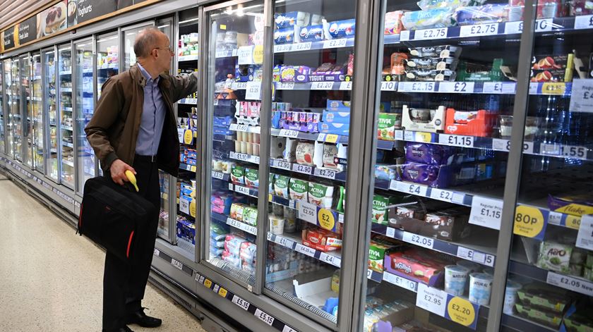 Inflação abrandou para 2,2% em novembro, confirma INE