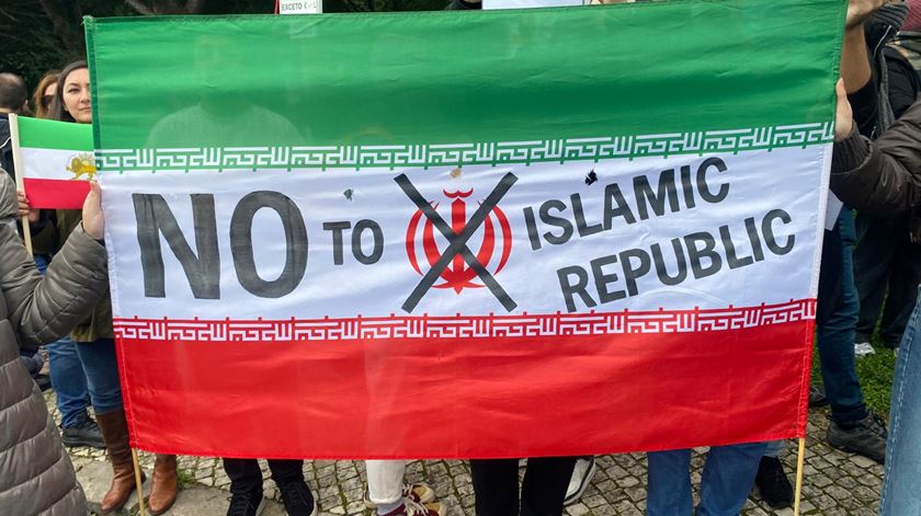 “Esta é a última batalha”. Iranianos protestam em Lisboa contra "regime brutal" “Esta é a última batalha”. Iranianos protestam em Lisboa contra "regime brutal"