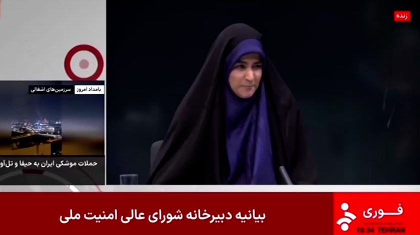 Israel bombardeia televisão iraniana. Momento foi captado em direto