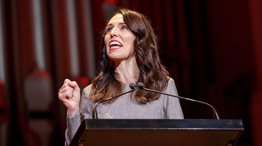 Jacinda Ardern num discurso para a campanha eleitoral do Partido Trabalhista. Foto: David Rowland/EPA