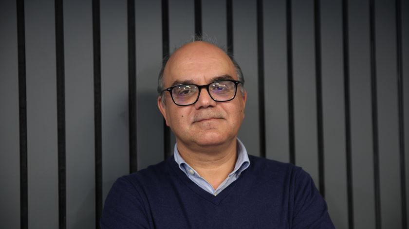 O economista João Cerejeira avisa os riscos de instabilidade política na economia nacional