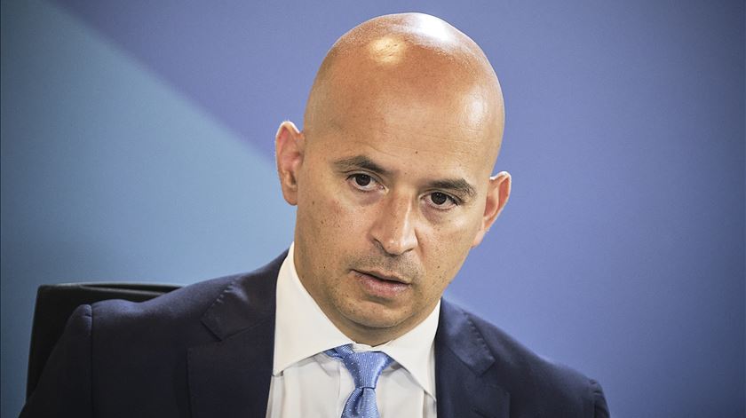 ​João Leão considera "exequível" aumento de salários em 20% até 2026