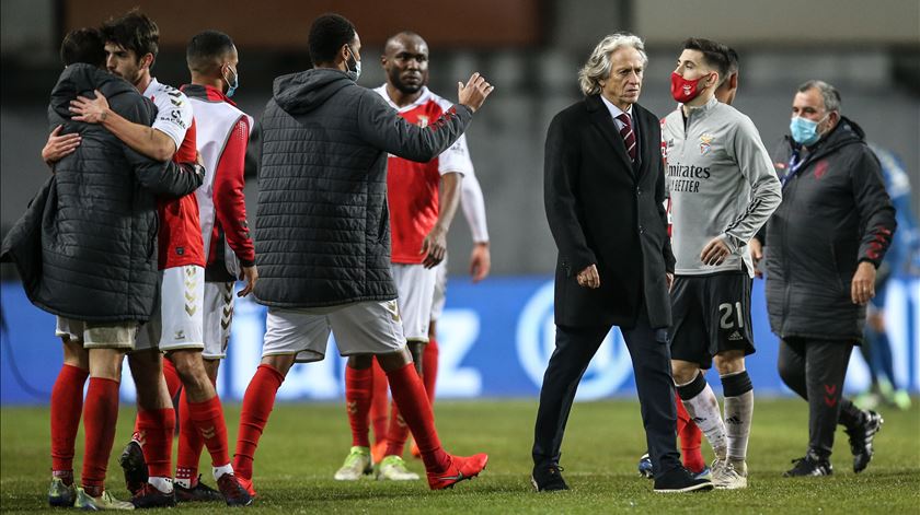 Jorge Jesus diz que não é pelas ausências que o Benfica não chega à final Jorge Jesus diz que não é pelas ausências que o Benfica não chega à final