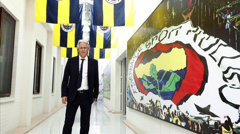 Jorge Jesus assina contrato por uma época com o Fenerbahçe Foto: Fenerbahçe