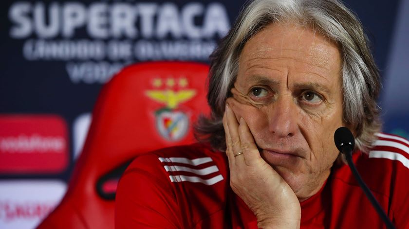 Jesus reage às críticas. "A especulação e conversa da treta valem zero"