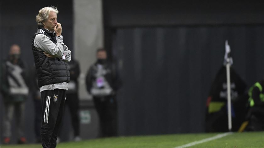 Jorge Jesus admite mudanças, mas recorda que "Estrela da Amadora já eliminou o Farense"