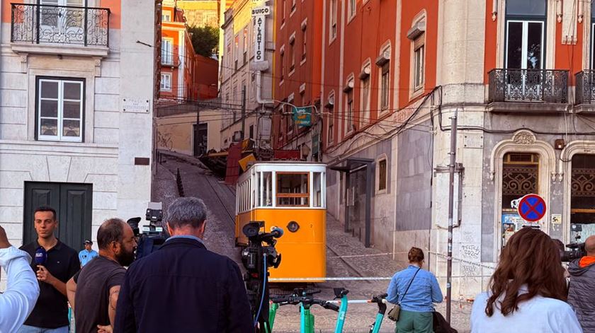 Acidente no Elevador da Glória fez 16 mortos e 10 feridos graves. Gabinete de Investigação concluiu perícias