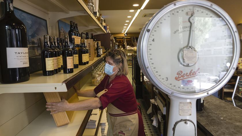 Patrões dizem que este não é o momento para se discutir a semana de quatro dias