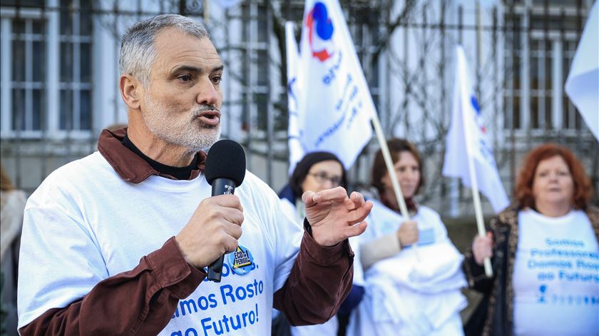 Fenprof rejeita revisão curricular sem participação dos professores