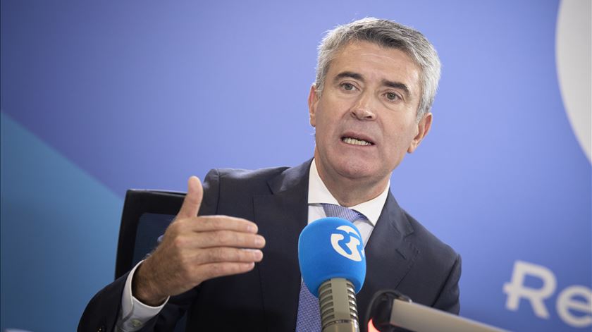 Greve geral: Líder do PS acusa Governo de "desumanidade" e "arrogância"