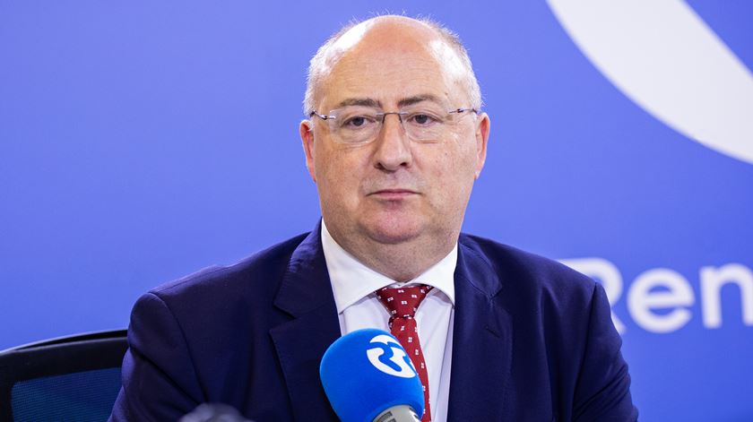 PS acusa ministro de "pressão ilegítima" e pede audição urgente no Parlamento