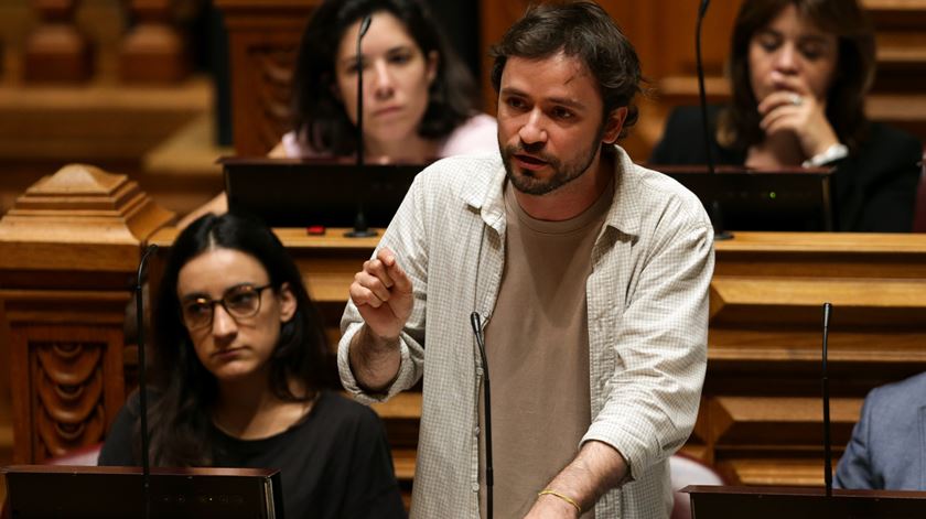 “O período de emergência ainda demonstrou de forma mais veemente a urgência de medidas para os cuidadores e cuidadoras informais." Foto: Tiago Petinga/Lusa