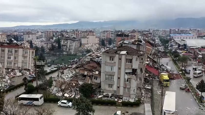 Missão portuguesa parte esta quarta-feira para a Turquia Missão portuguesa parte esta quarta-feira para a Turquia