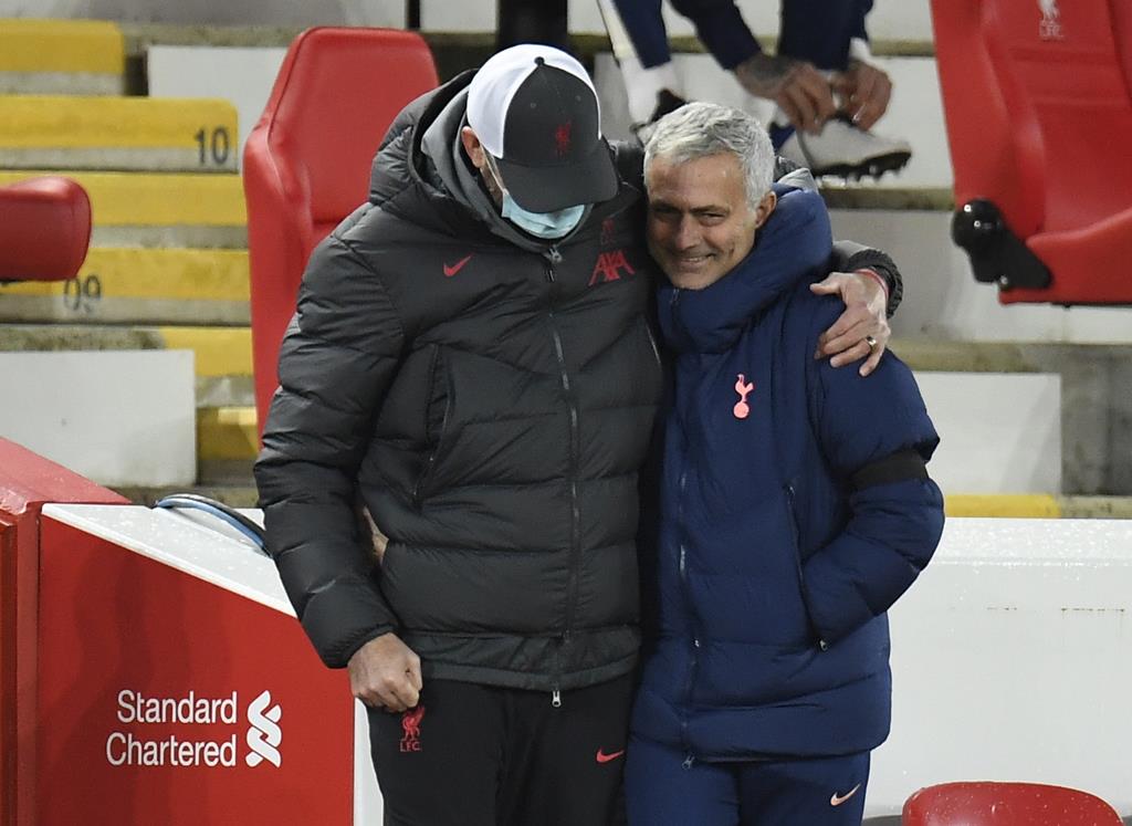 Mais uma vitória para Klopp frente a Mourinho. Foto: Peter Powell/EPA Mais uma vitória para Klopp frente a Mourinho. Foto: Peter Powell/EPA