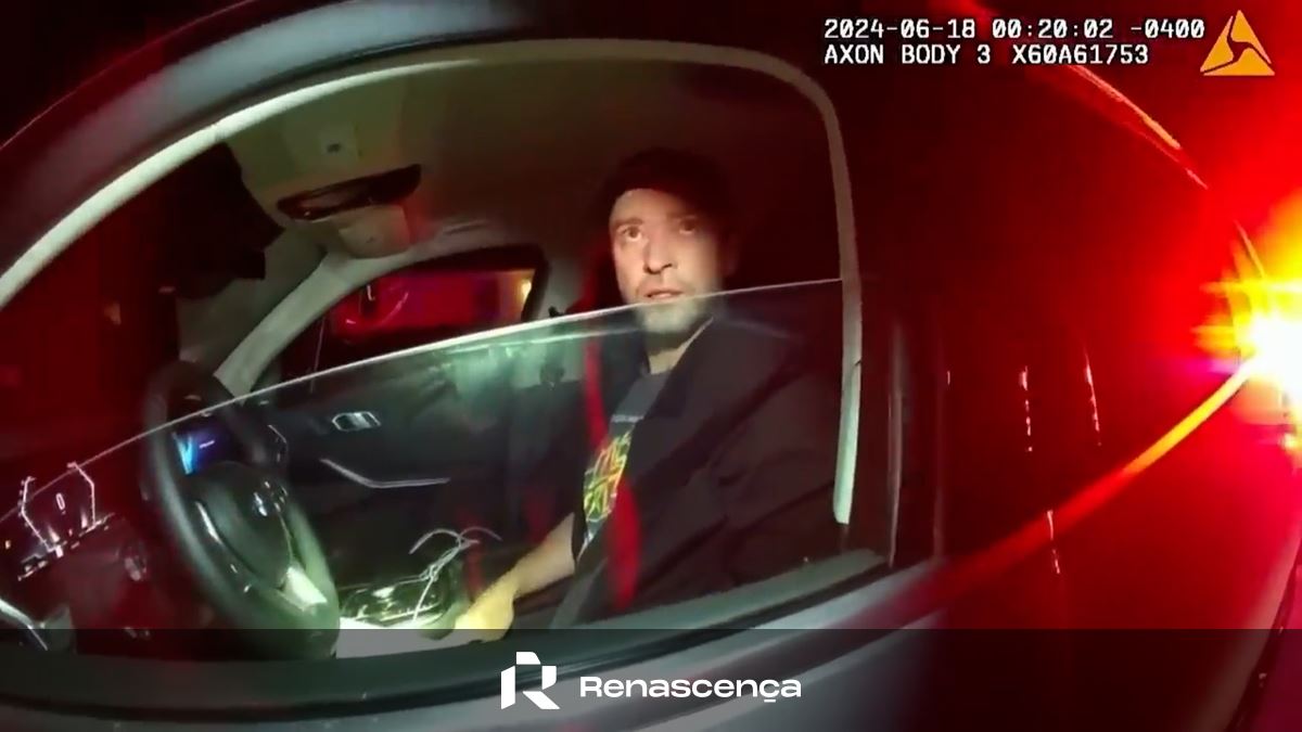 Divulgadas imagens do cantor Justin Timberlake a ser detido depois de conduzir embriagado