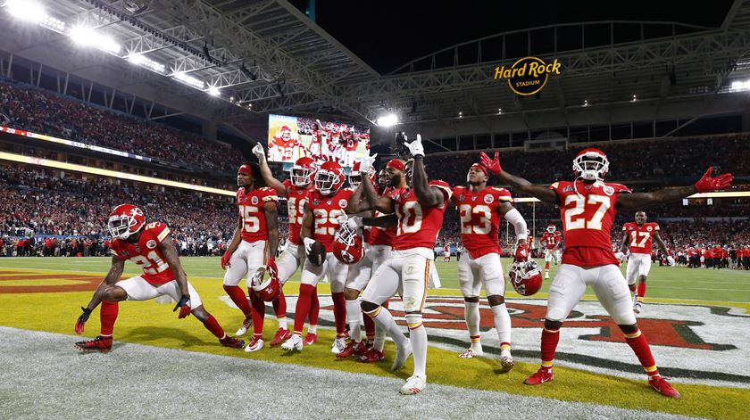 Kansas City Chiefs festejam conquista do Super Bowl. Foto: Larry W. Smith/EPA