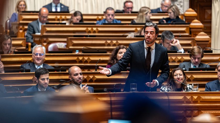 "Vamos ver se está à altura": Líder parlamentar da IL desafia Chega a viabilizar lei laboral "Vamos ver se está à altura": Líder parlamentar da IL desafia Chega a viabilizar lei laboral