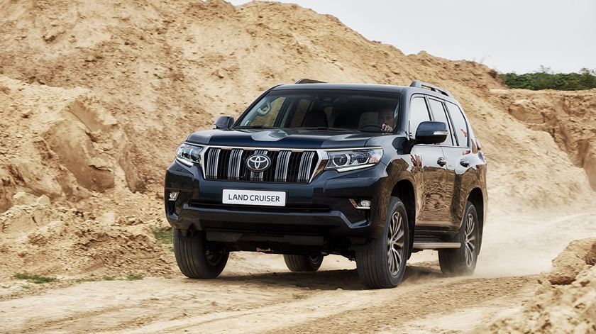 land-cruiser-2017-01