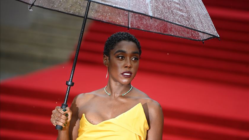 Lashana Lynch interpreta o papel de Nomi, no novo filme de James Bond “No Time To Die”. Foto: Neil Hall/EPA