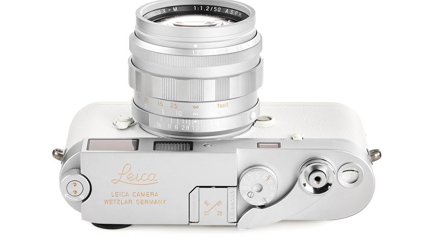 Máquina fotográfica do Papa Francisco leiloada por 6,5 milhões de euros. Foto: Leitz Photographica Auction