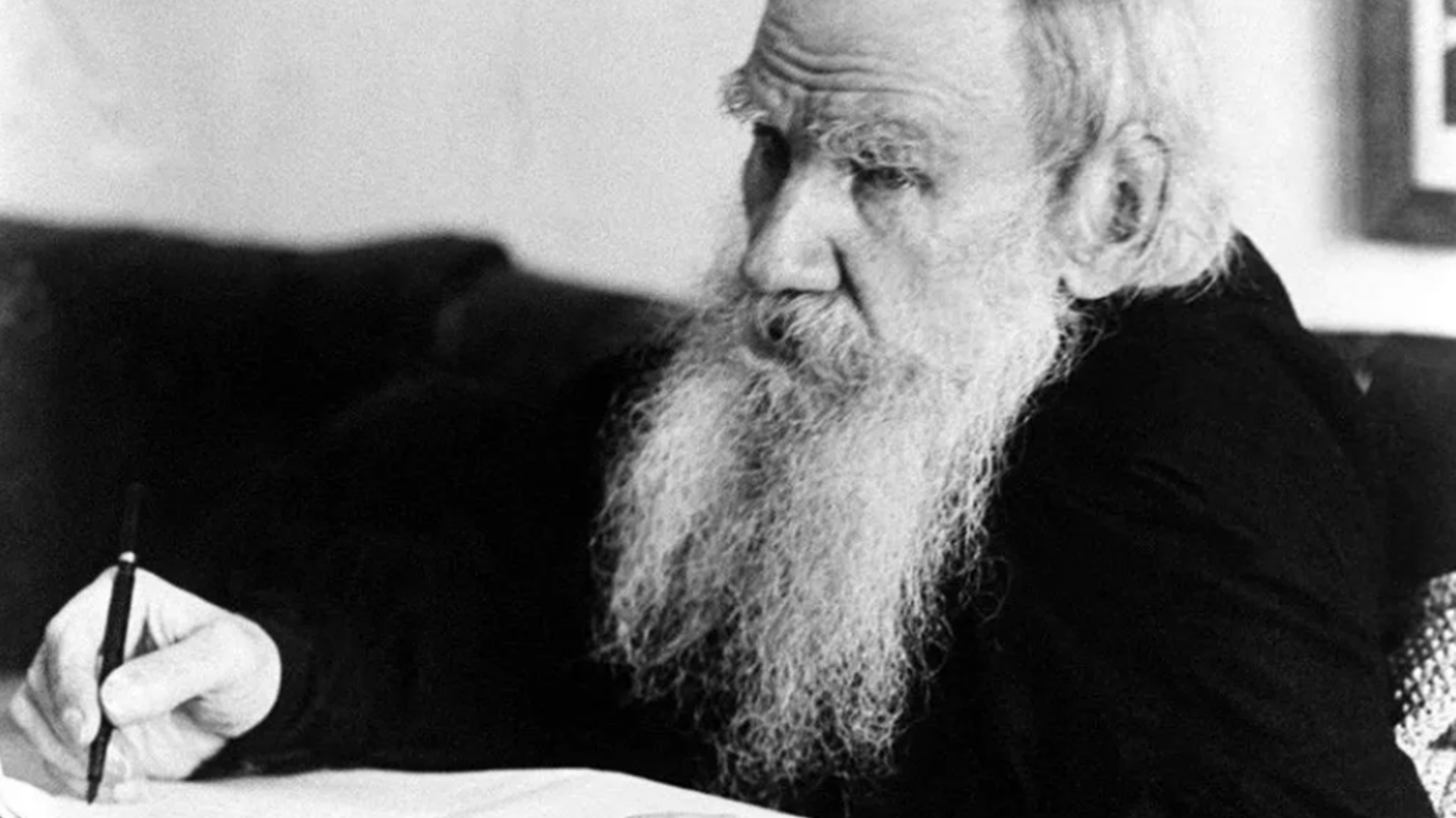 Putin concede cidadania russa ao bisneto do escritor Lev Tolstói