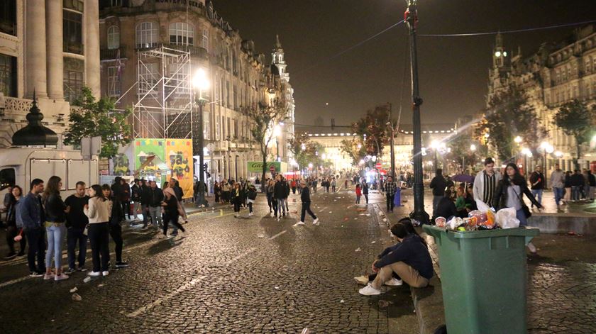 São João no Porto com três zonas de diversões, mas sem concertos nem  fogo de artificio