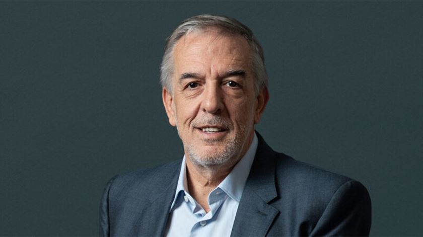 Pais Antunes eleito à segunda tentativa presidente do CES