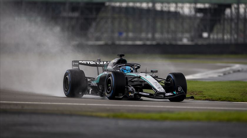 F1: Mercedes apresenta um novo carro e leva outro diferente (com um buraco misterioso) para a pista F1: Mercedes apresenta um novo carro e leva outro diferente (com um buraco misterioso) para a pista