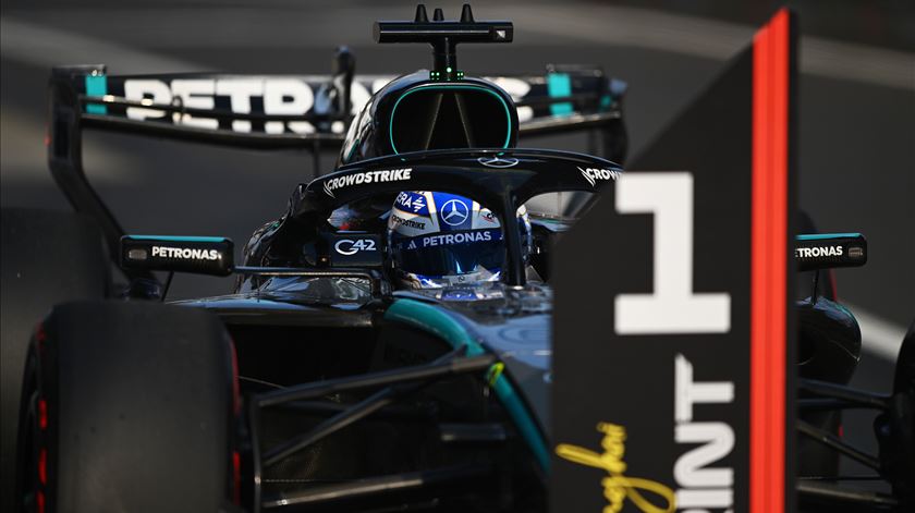 F1. Russell resiste à ameaça dos Ferrari e vence sprint na China F1. Russell resiste à ameaça dos Ferrari e vence sprint na China