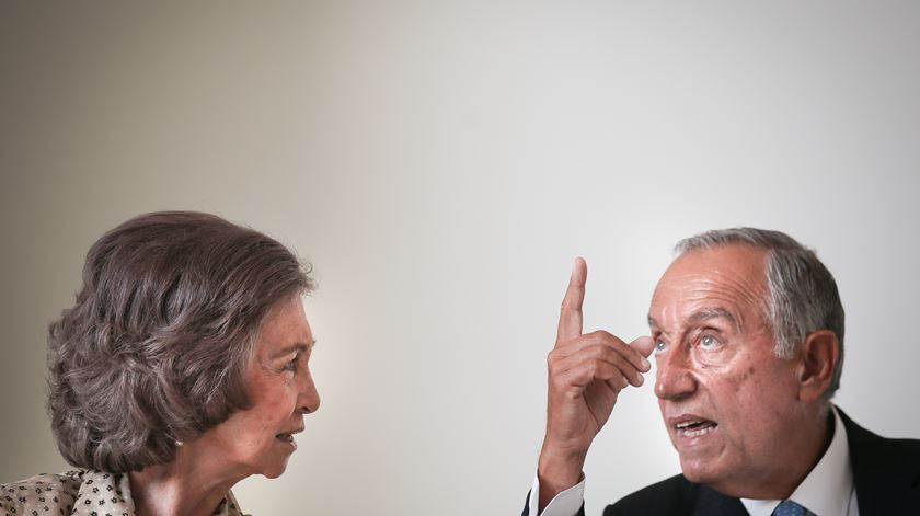 Rainha Sofia e Marcelo Rebelo de Sousa na cimeira internacional sobre Alzheimer. Foto: Mário Cruz/Lusa