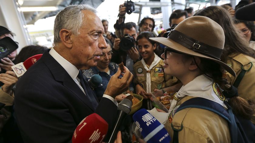 Marcelo Rebelo de Sousa no mercado em Ponta Delgada. Foto: Miguel A. Lopes/Lusa