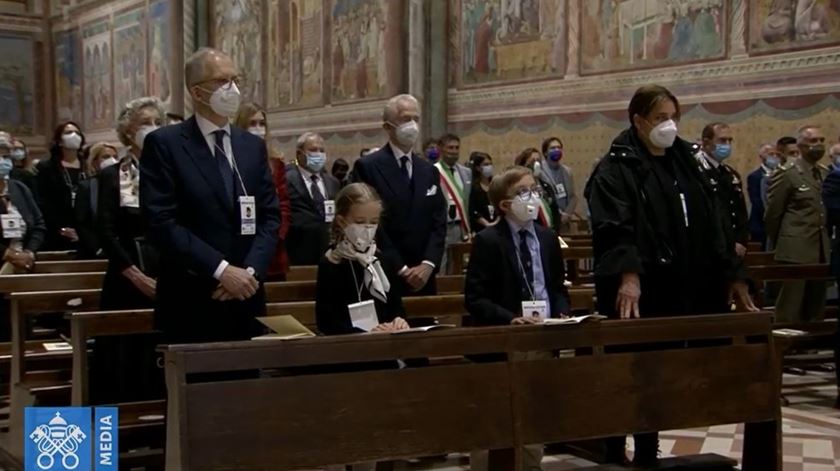 Pais e irmãos de Carlo Acutis. Foto: Captura de ecrã/Vatican News Pais e irmãos de Carlo Acutis. Foto: Captura de ecrã/Vatican News