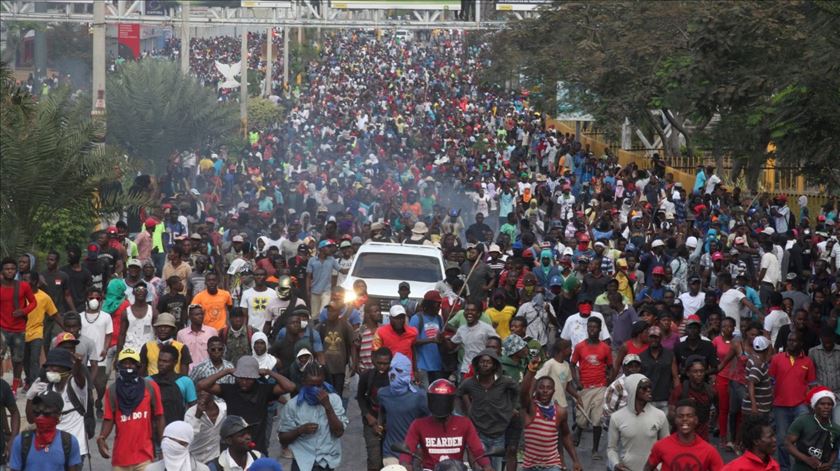 Bispos do Haiti alertam para um “país à beira da explosão” Bispos do Haiti alertam para um “país à beira da explosão”
