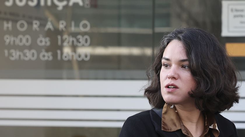 Líder do MAS mudou rotinas após neonazis apelarem à violação de mulheres de esquerda