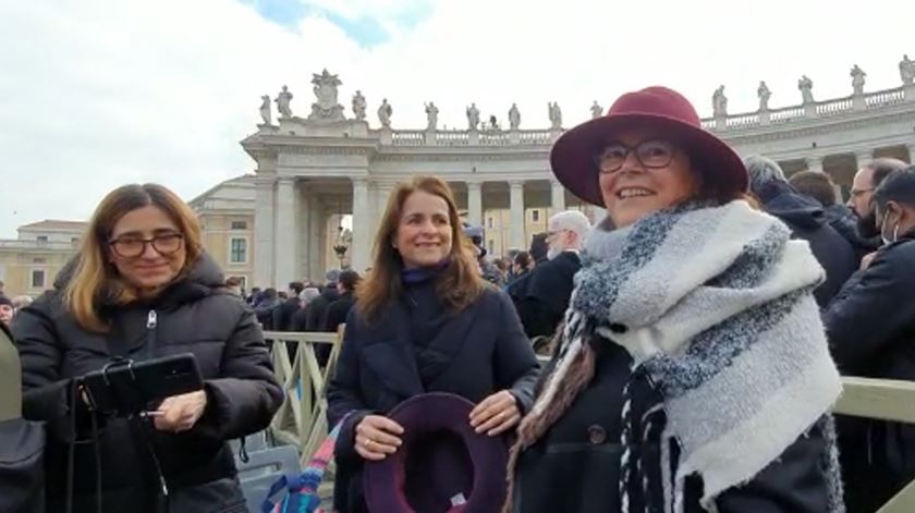 "Mal ele morreu, tínhamos logo que vir. Chama-nos o coração"