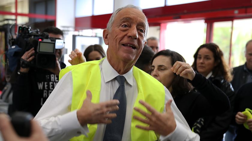 O Presidente da República, Marcelo Rebelo de Sousa, num almoço de Natal dos sem-abrigo do C.A.S.A. – Centro de Apoio ao Sem-Abrigo, 15 dezembro 2019, em Lisboa. Foto: Manuel de Almeida/Lusa