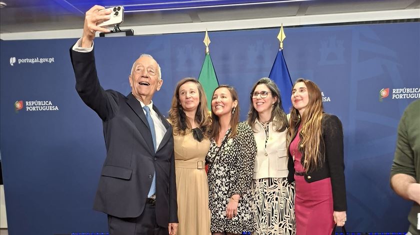 Marcelo vai voltar a ter cartão do PSD, mas promete "silêncio" sobre a política pura