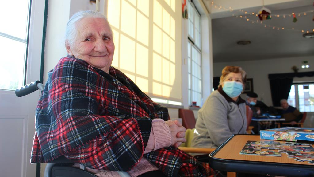 Peça da jornalista Liliana Carona sobre mulheres com mais de 90 anos que sobrevivem à Covid-19 (06/01/2021) Peça da jornalista Liliana Carona sobre mulheres com mais de 90 anos que sobrevivem à Covid-19 (06/01/2021)