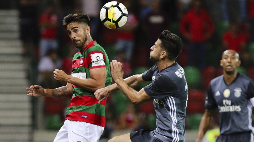 rodrigo pinho contra pizzi no Maritimo Benfica Foto: Gregório Cunha/Lusa