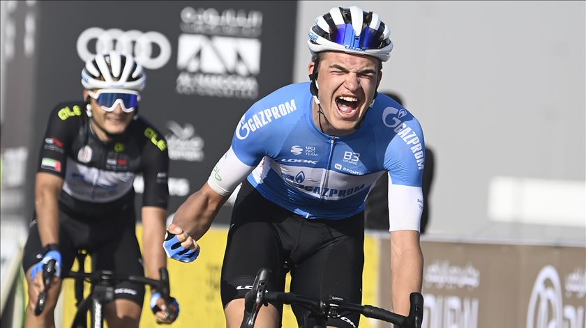 Equipa russa mostra-se no Dubai. Ciclistas portugueses continuam no "top-10"