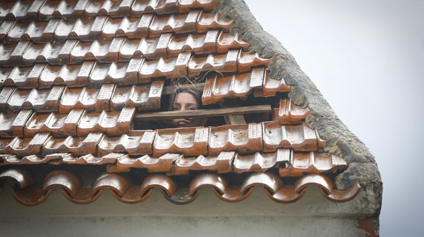 Estragos com o mau tempo. Dificuldades com orçamentos atrasam pagamentos dos seguros