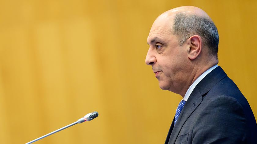 Manuel Pizarro: "Não temos nenhum problema estrutural no sistema de saúde materno-infantil"