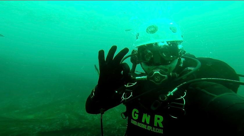 GNR avança com operação de limpeza subaquática na Serra da Estrela