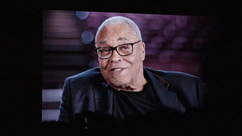 James Earl Jones deixa de ser a voz de Darth Vader