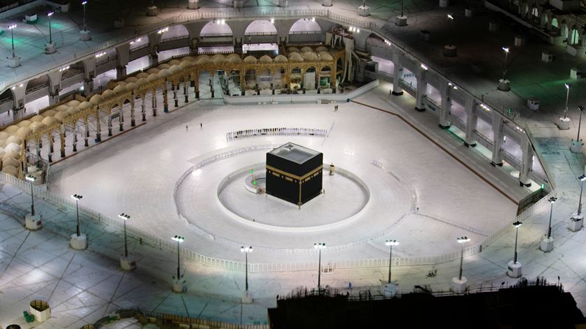 Meca vazia em tempo de Ramadão. Uma dor de alma para muçulmanos em todo o mundo. Foto: Yasser Bakhsh/Reuters