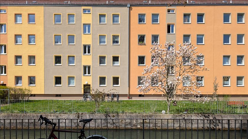 Avaliação da habitação aumenta 18,7% para 1.945 euros/m2 em julho