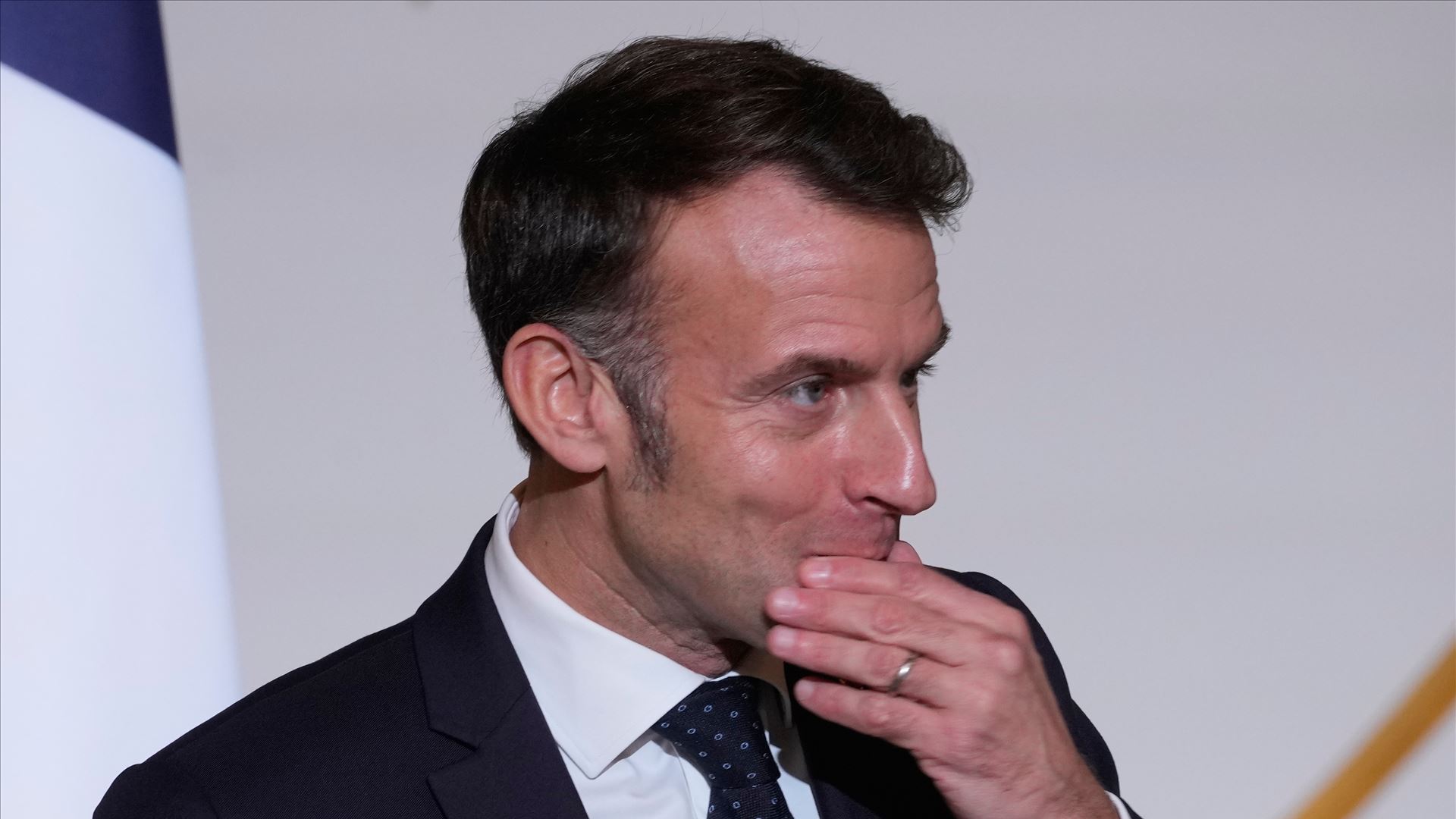 Macron condena polícia por impedir patriarca de celebrar missa no Santo Sepulcro